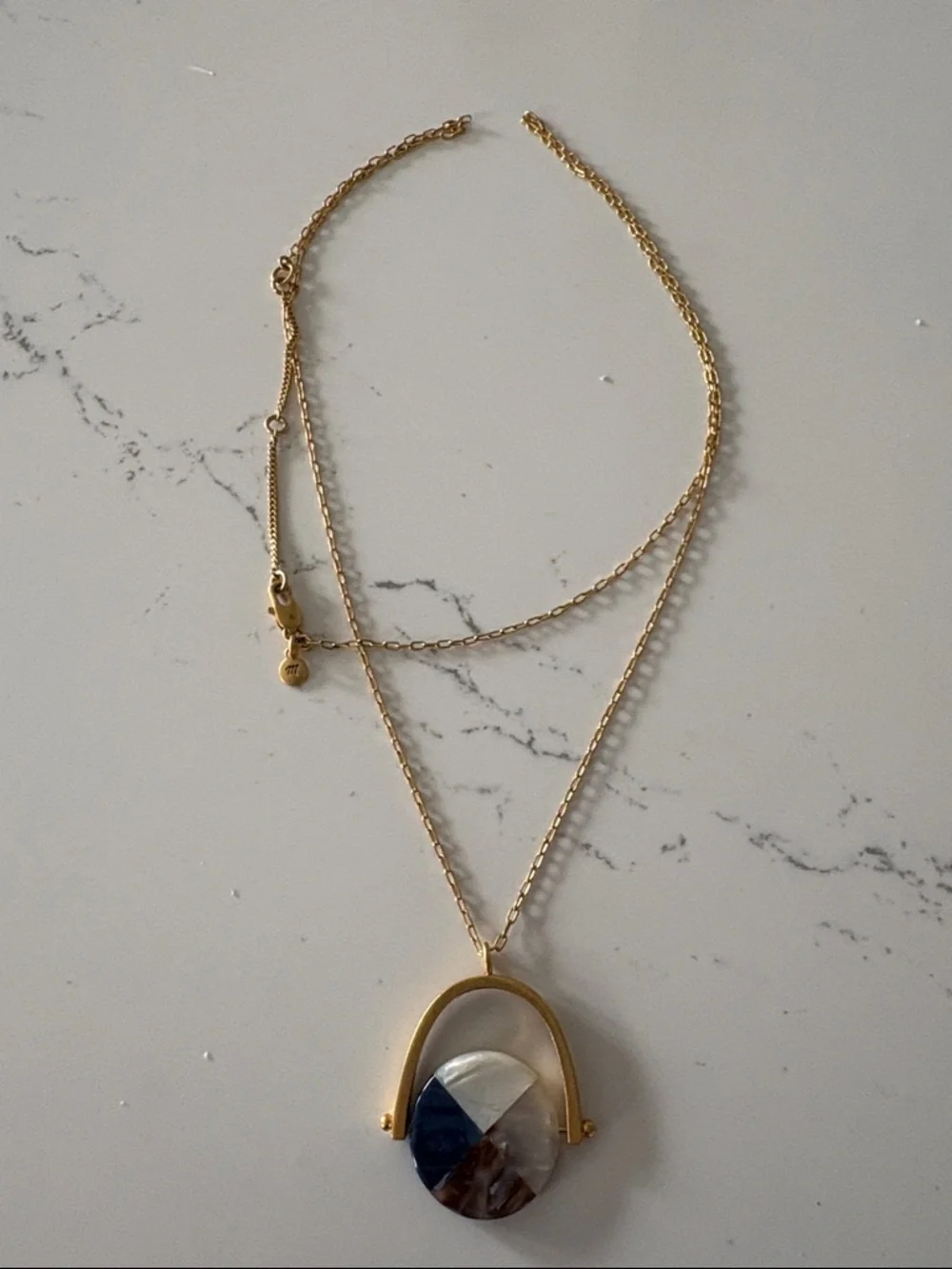 Madewell Pendant Necklace with Blue and White Resin Disc - Picture 1 of 3
